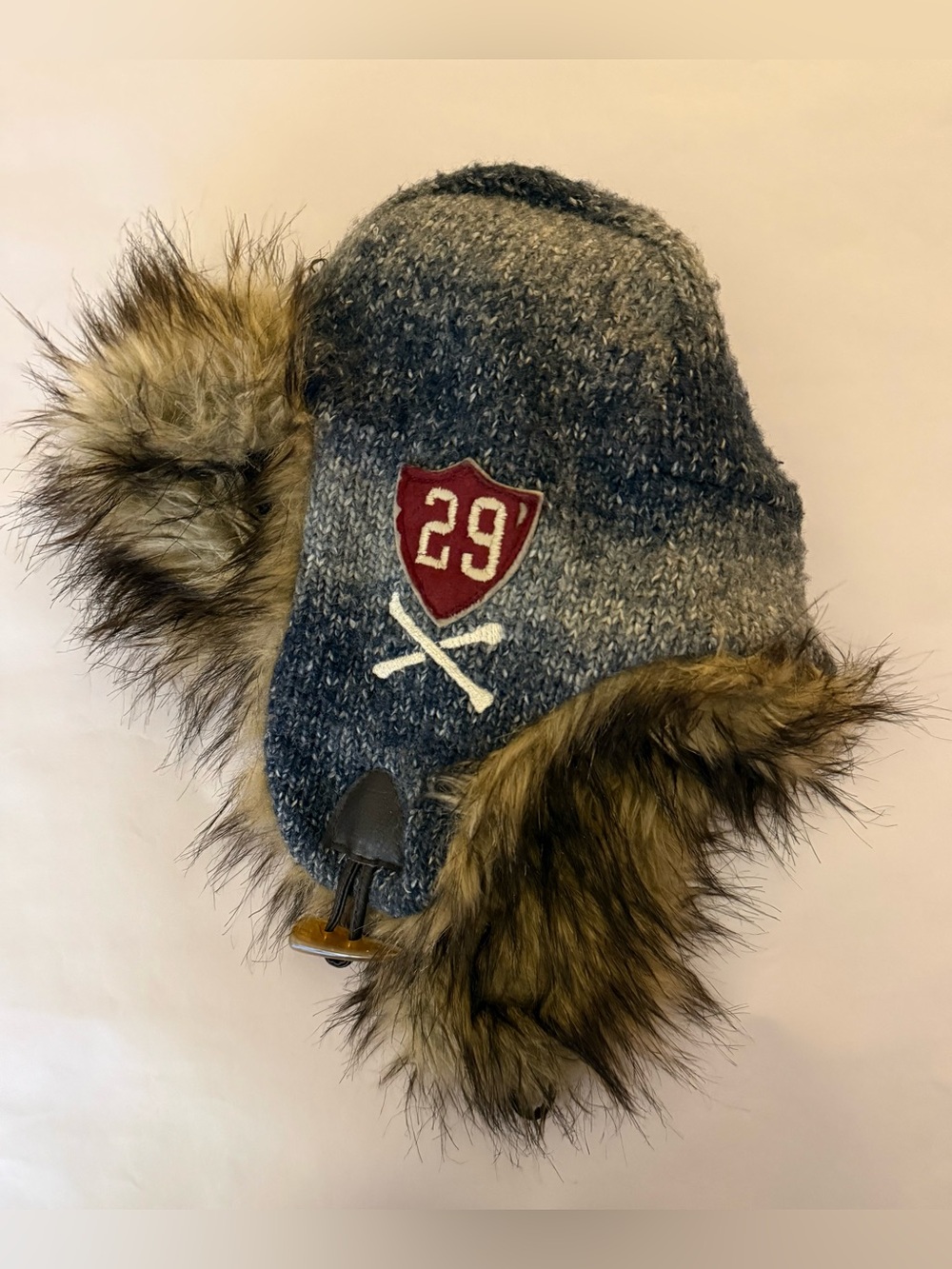 Vtg Y2K American Eagle Knit
Trapper Hat Faux Fur Shield Patch
Aviator Cap Gray